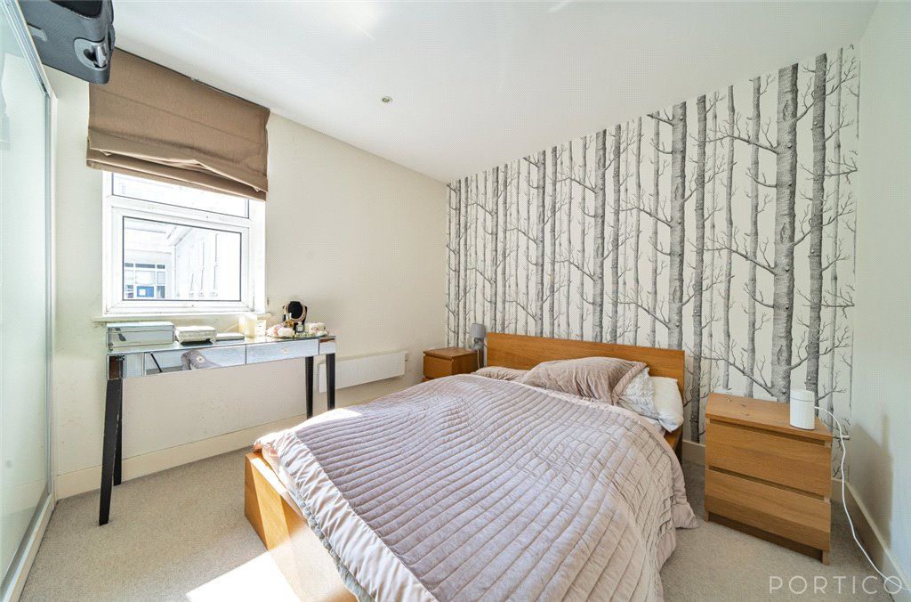 1 bed flat for sale in Bromyard Avenue, Acton, London W3, £300,000
