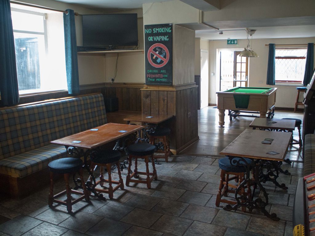 Pub/bar for sale in High Street, Wrexham LL12, £215,000