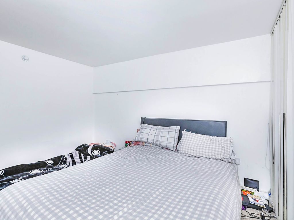 2 bed flat for sale in Lee Street, Leicester LE1, £100,000
