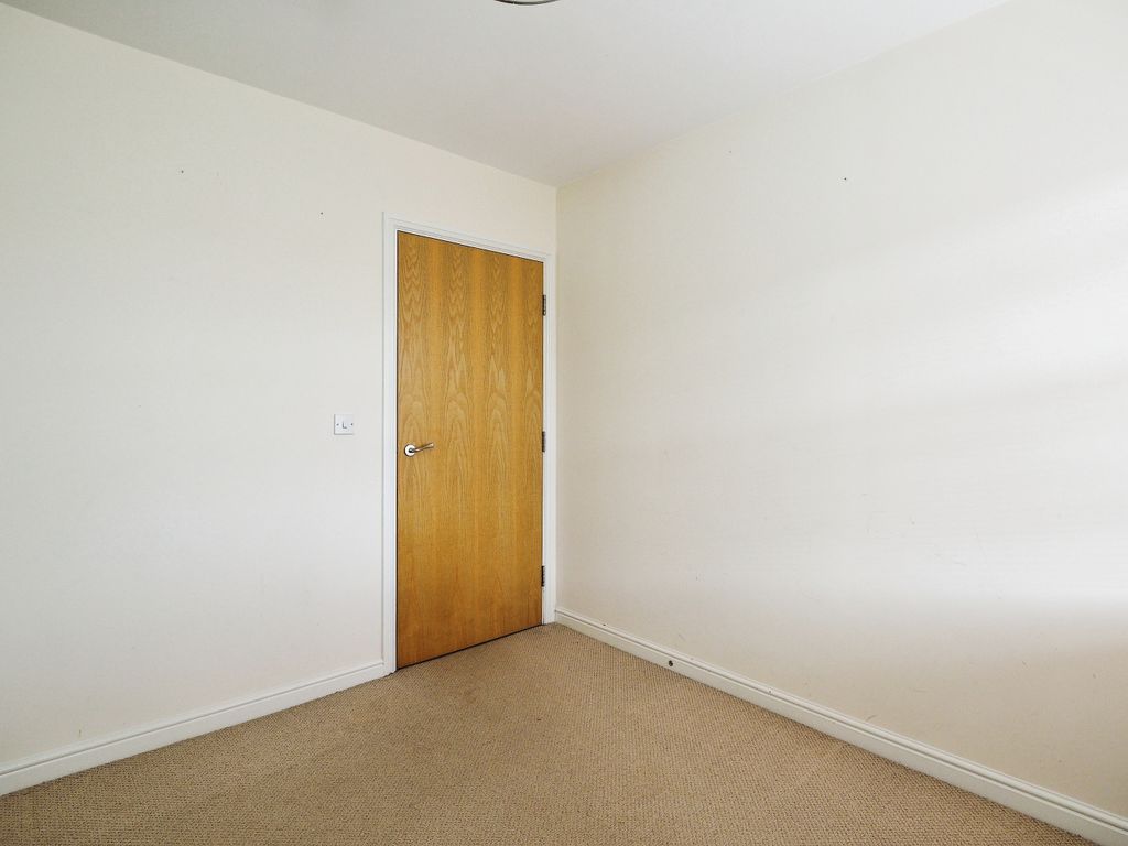 2 bed flat for sale in Thompson Court, Chilwell, Beeston, Nottingham NG9, £140,000