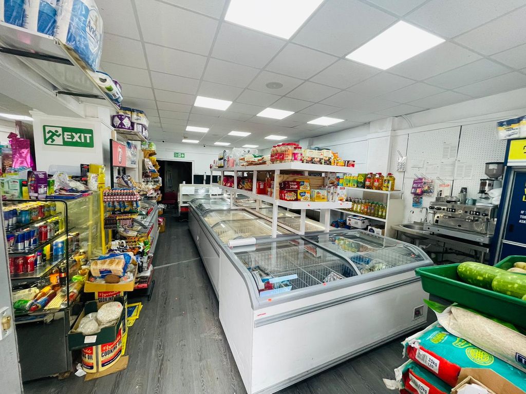 Retail premises for sale in Oxlow Lane, Dagenham RM10, £250,000