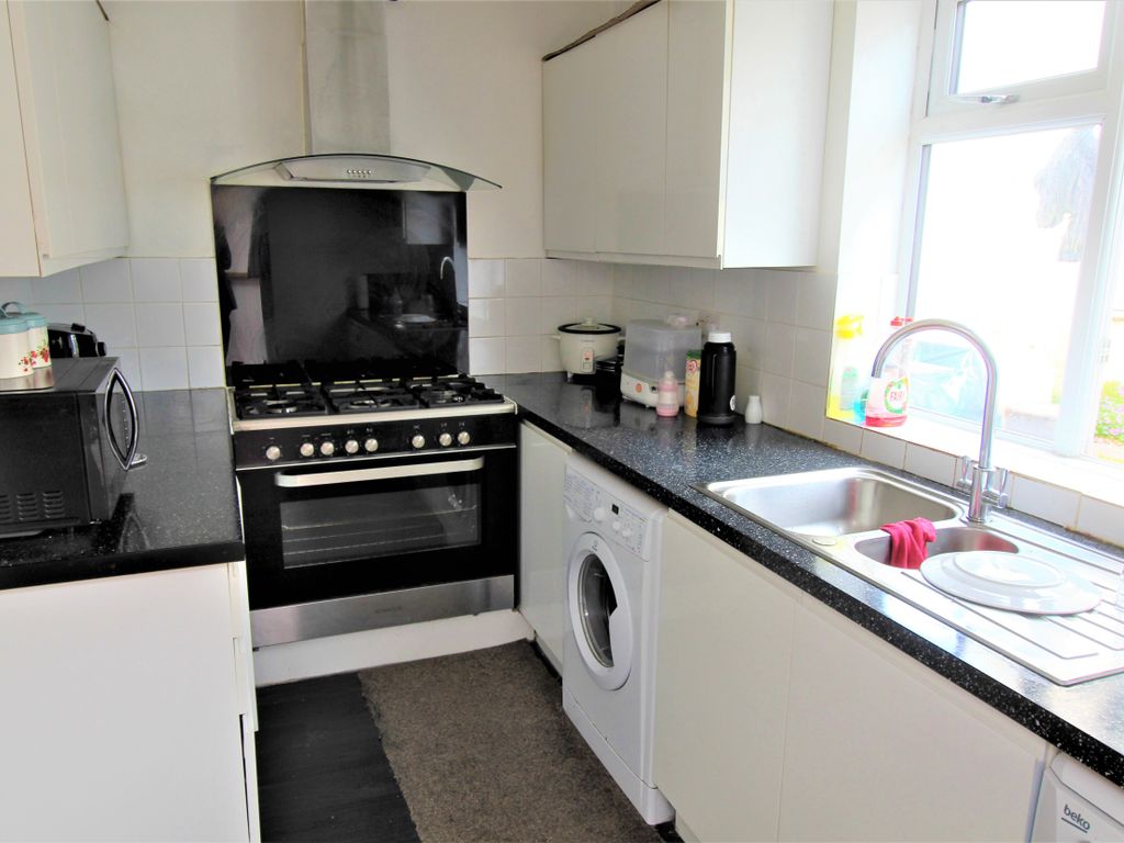 3 bed end terrace house for sale in Chester Place, Cardiff CF11, £265,000