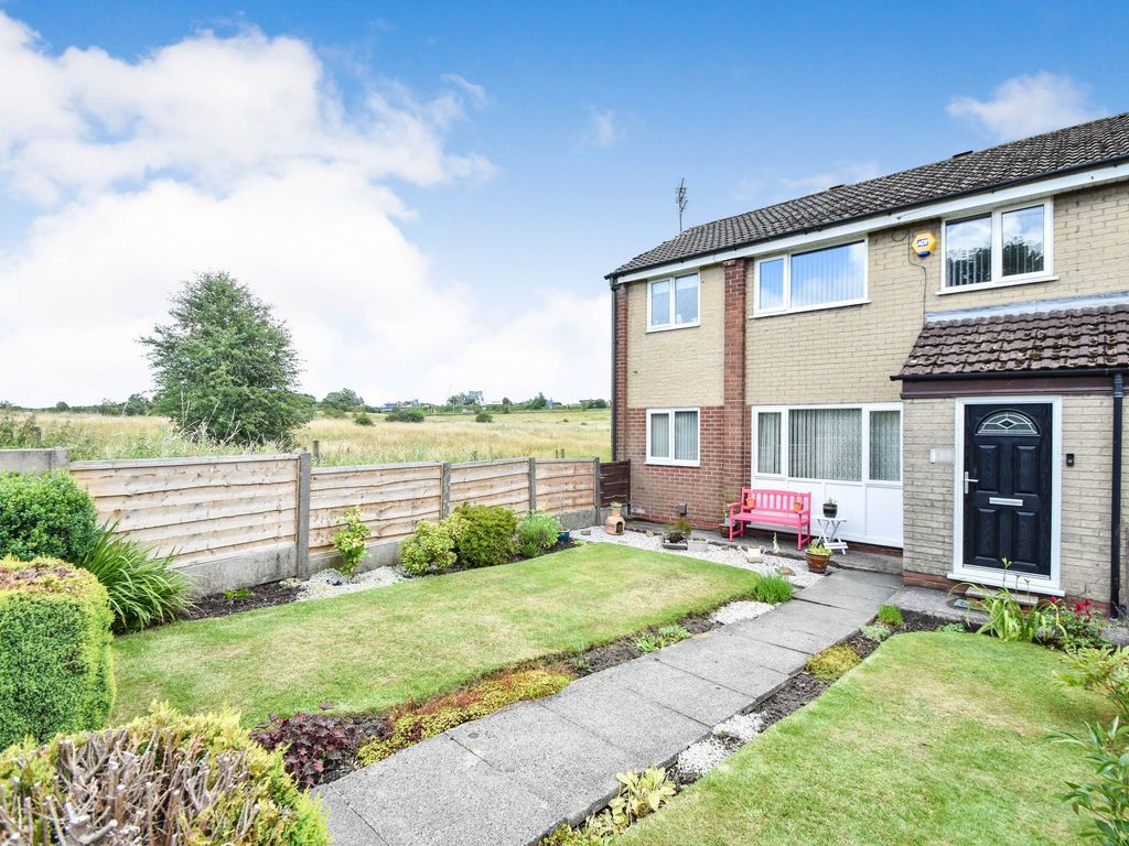 3 bed terraced house for sale in Marston Close, Whitefield M45, £280,000