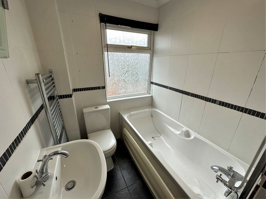 2 bed end terrace house for sale in Watersedge Road, Cosham, Portsmouth PO6, £165,000