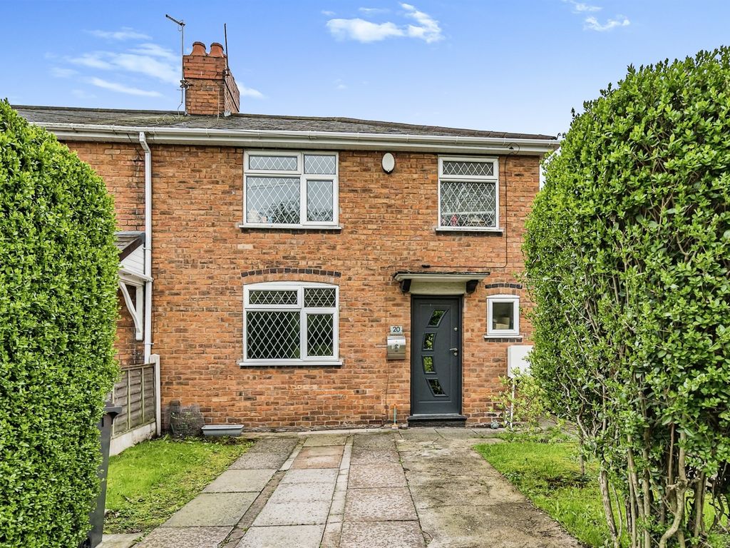 3 bed end terrace house for sale in Furnace Parade, Tipton DY4, £200,000