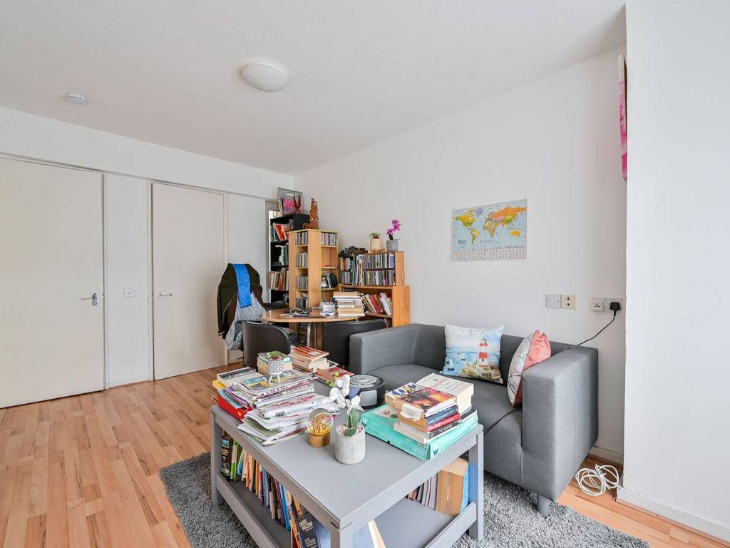 1 bed flat for sale in Hazel Way, Bermondsey, London SE1, £270,000
