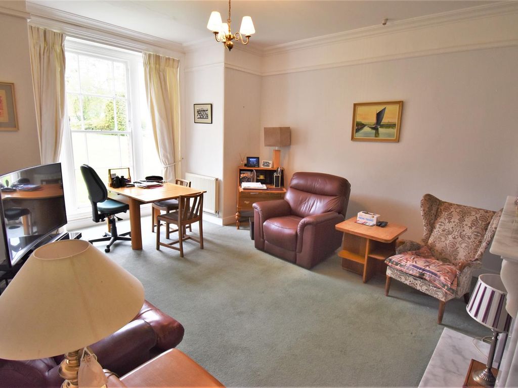 2 bed flat for sale in The Beeches, Station Road, Holt NR25, £200,000