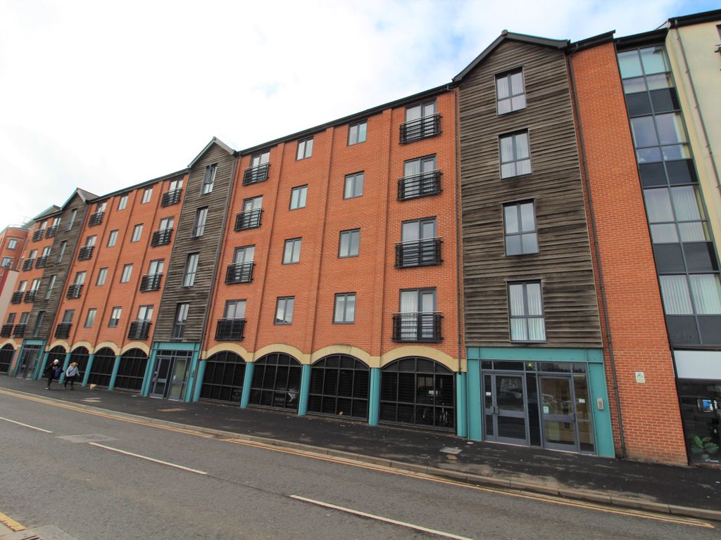 2 bed flat for sale in Bridge Street, Gainsborough DN21, £115,000