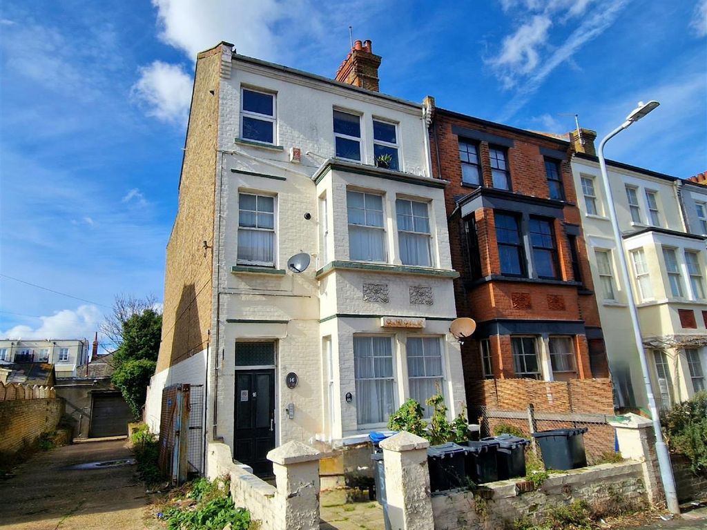 1 bed flat for sale in Norfolk Road, Cliftonville, Margate CT9, £125,000