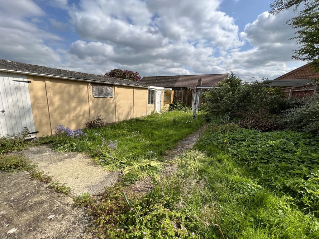 2 bed bungalow for sale in Queensfield, Swindon SN2, £240,000