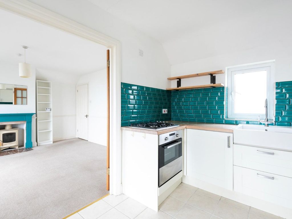 2 bed flat for sale in Claremont Buildings, Bath BA1, £300,000
