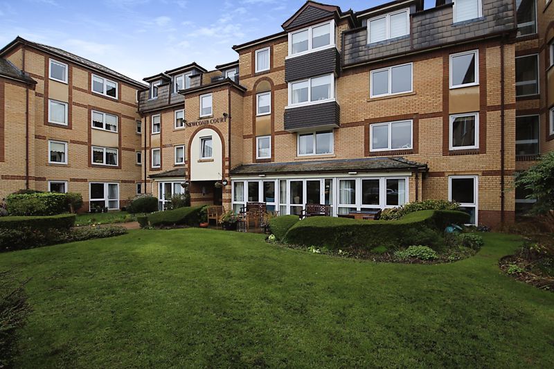 2 bed flat for sale in Newcomb Court, Stamford PE9, £135,000