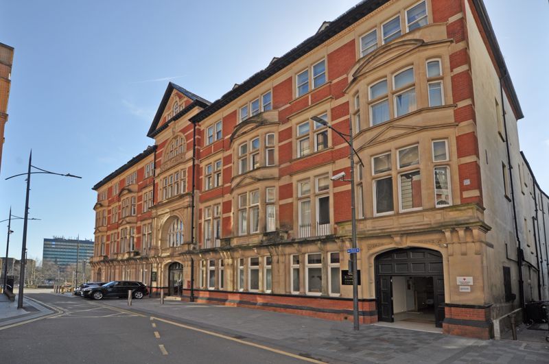 1 bed flat for sale in Stunning Apartment, High Street, Newport NP20, £105,000