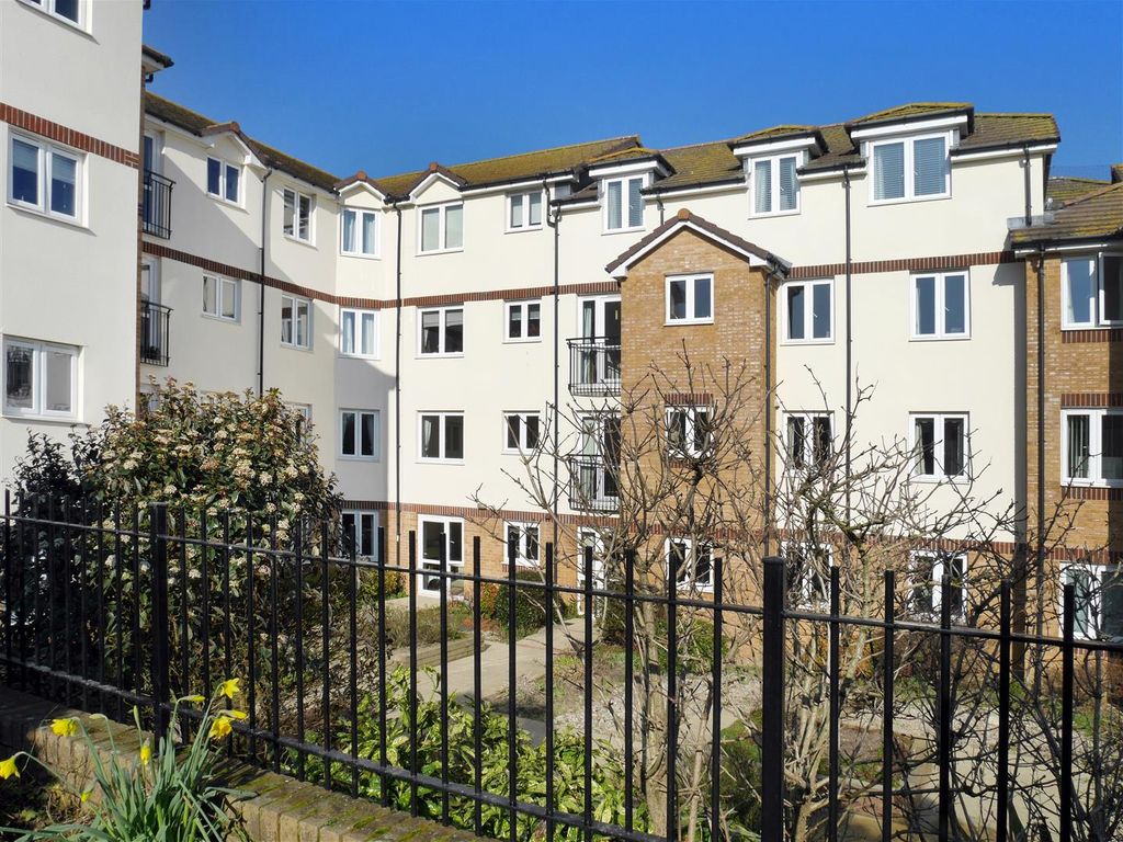 1 bed flat for sale in Milliers Court, Worthing Road, East Preston BN16, £120,000
