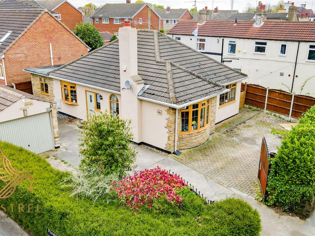 3 bed bungalow for sale in Ackworth Road, Featherstone, Pontefract WF7, £245,000