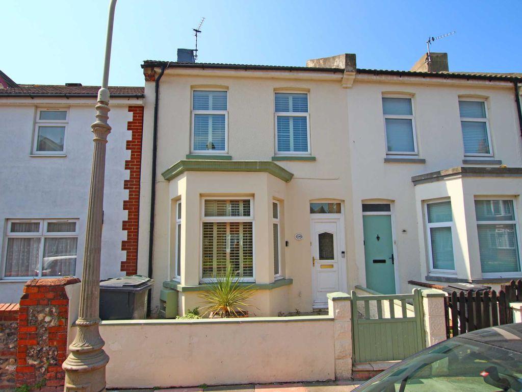 2 bed terraced house for sale in Redoubt Road, Eastbourne BN22, £265,000