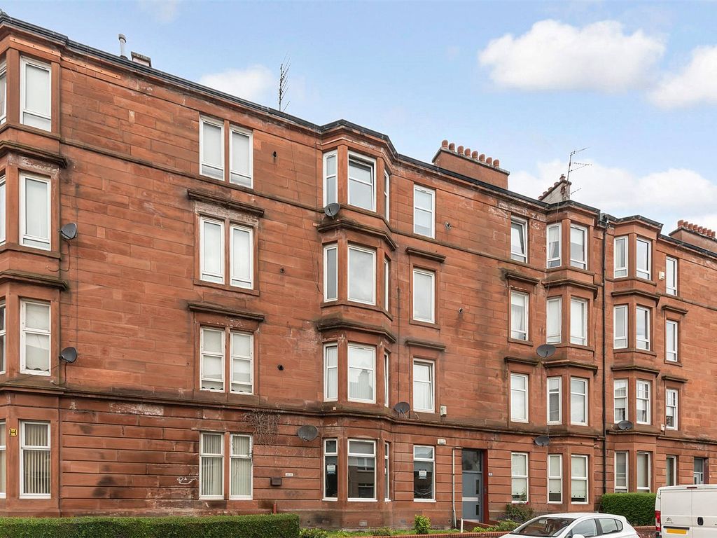 2 bed flat for sale in Dodside Street, Sandyhills, Glasgow G32, £99,000