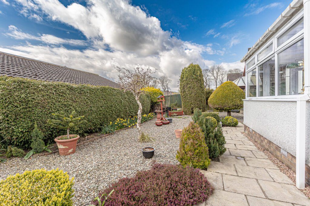 3 bed detached bungalow for sale in Highland Crescent, Crieff PH7, £245,000