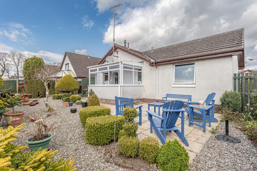 3 bed detached bungalow for sale in Highland Crescent, Crieff PH7, £245,000