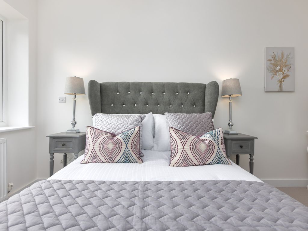 2 bed flat for sale in Garstang High Street, Garstang, Lancashire PR3, £200,000