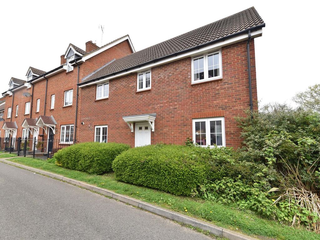 2 bed end terrace house for sale in Merrick Close, Stevenage SG1, £270,000