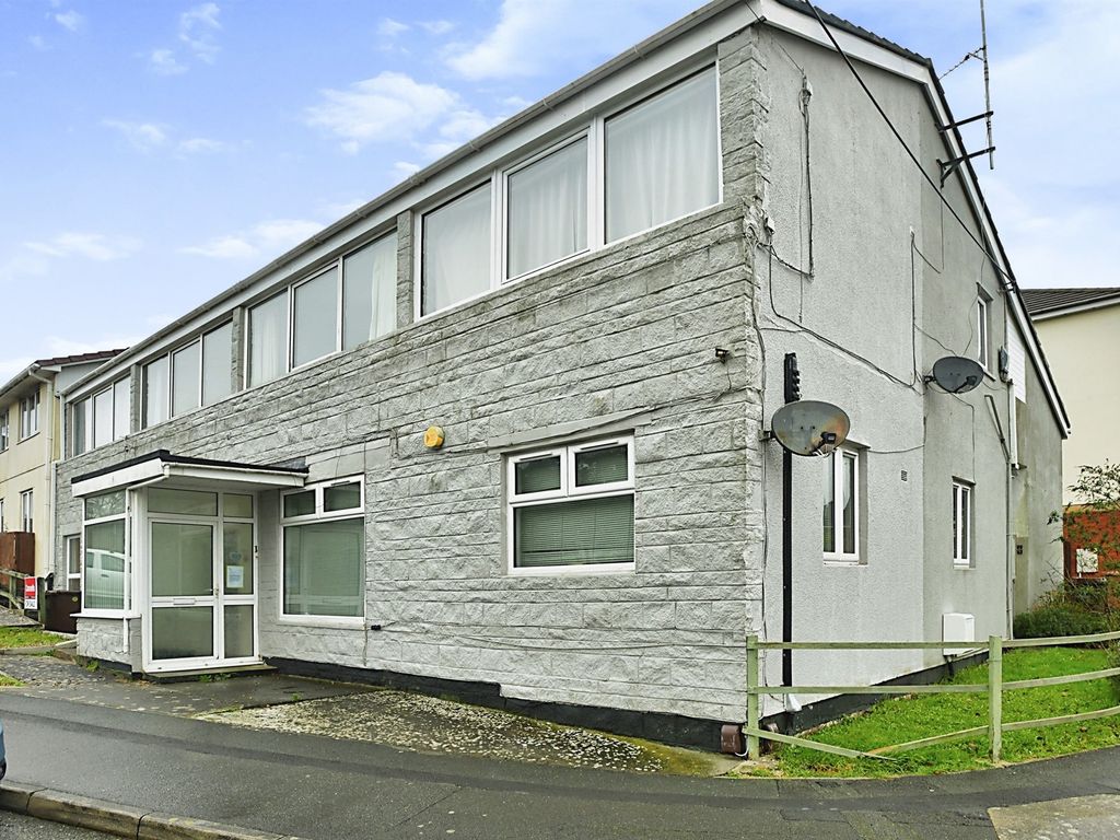 2 bed flat for sale in Glenfield Road, Glenholt, Plymouth PL6, £120,000