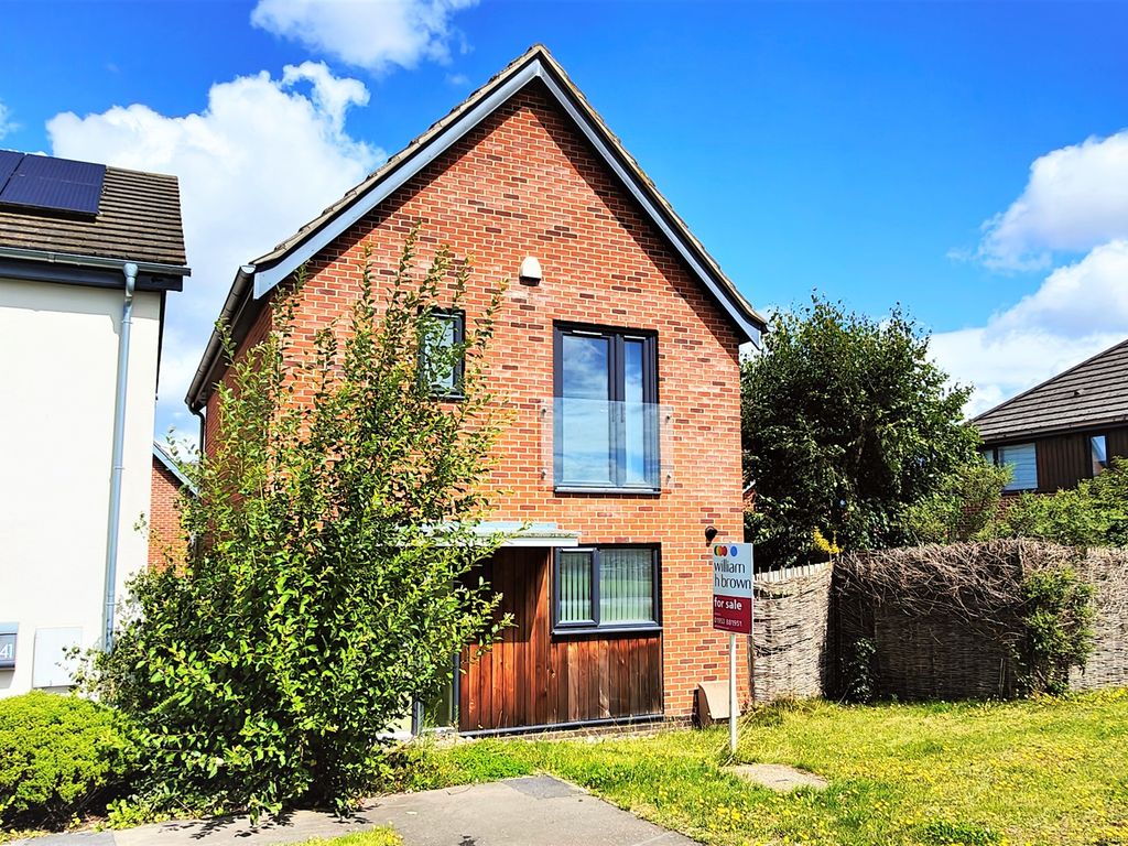 3 bed detached house for sale in Norwich Road, Watton, Thetford IP25, £220,000
