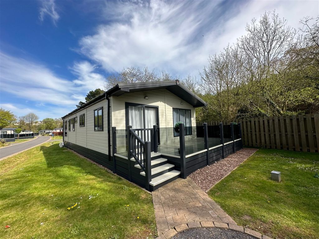 3 bed mobile/park home for sale in 12 Woodland Glade, Hoburne Devon Bay Holiday Park, Grange Road, Goodrington, Paignton, Devon TQ4, £135,000