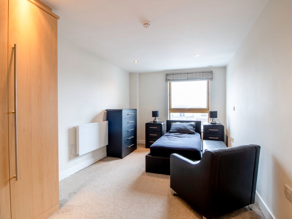 2 bed flat for sale in Chadwick Street, Hunslet, Leeds LS10, £250,000