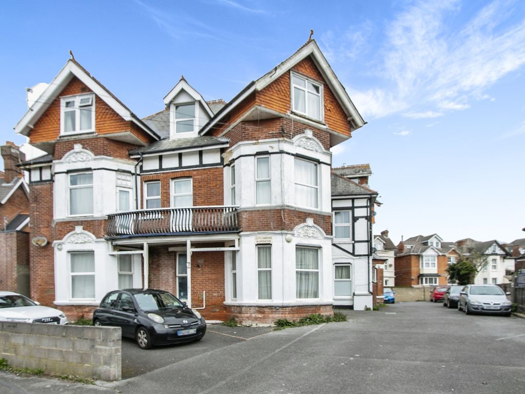 3 bed flat for sale in Horace Road, Boscombe, Bournemouth, Dorset BH5, £220,000