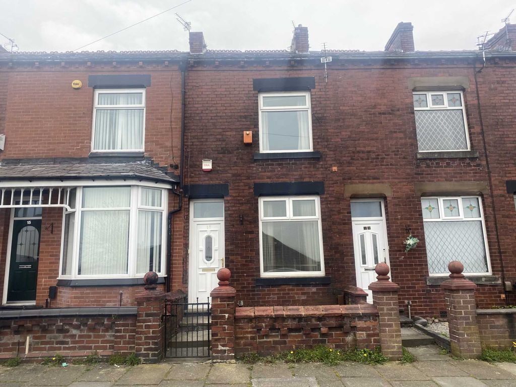 2 bed terraced house for sale in Verney Road, Royton OL2, £110,000