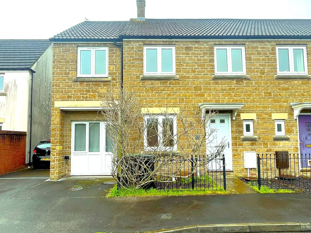 4 bed end terrace house for sale in Chaffinch Chase, Gillingham SP8, £289,500