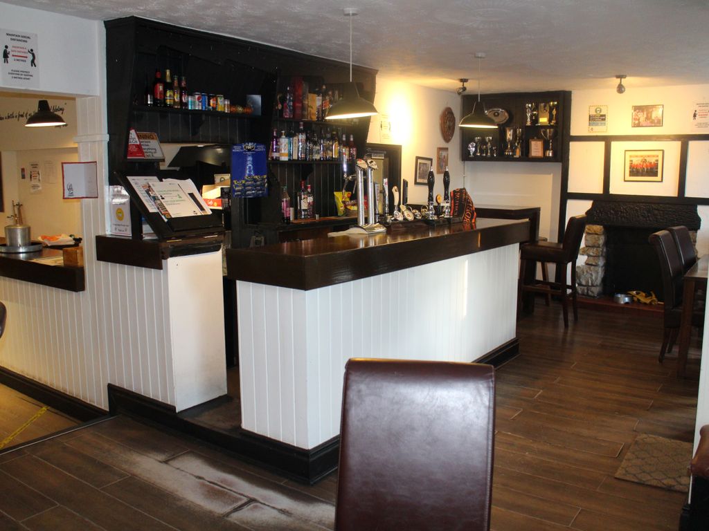 Pub/bar for sale in Little Mill, Usk, Monmouthshire, Pontypool NP4, £250,000