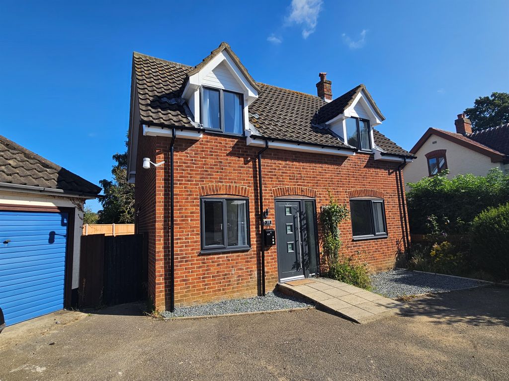 3 bed detached house for sale in Back Lane, Wymondham NR18, £325,000