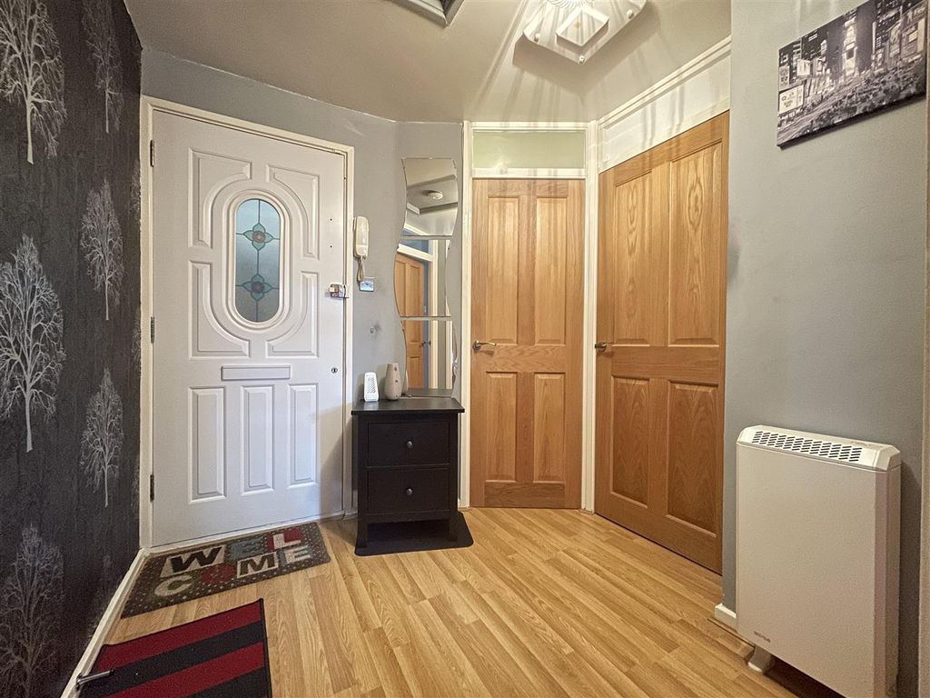 2 bed flat for sale in Queen Mary Court, Queen Mary Avenue, East Tilbury RM18, £180,000