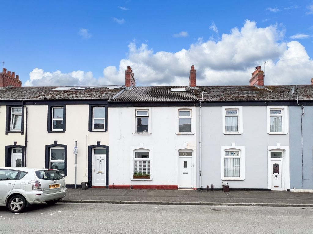 4 bed terraced house for sale in Kent Street, Cardiff CF11, £275,000