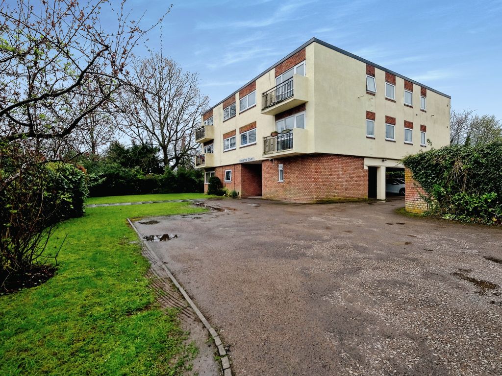 2 bed flat for sale in 19 Guys Cliffe Avenue, Leamington Spa CV32, £130,000