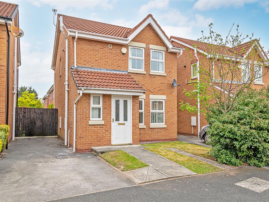 3 bed detached house for sale in Norley Close, Bewsey, Warrington, Cheshire WA5, £225,000