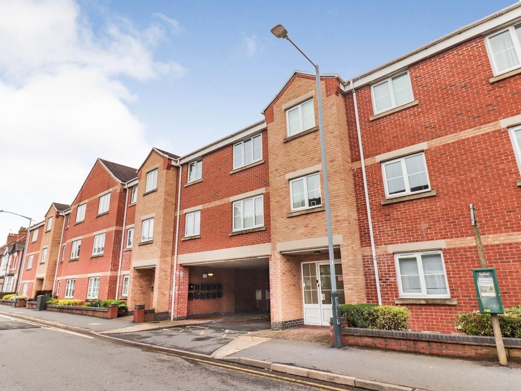 2 bed flat for sale in Henry Street, Nuneaton CV11, £115,000