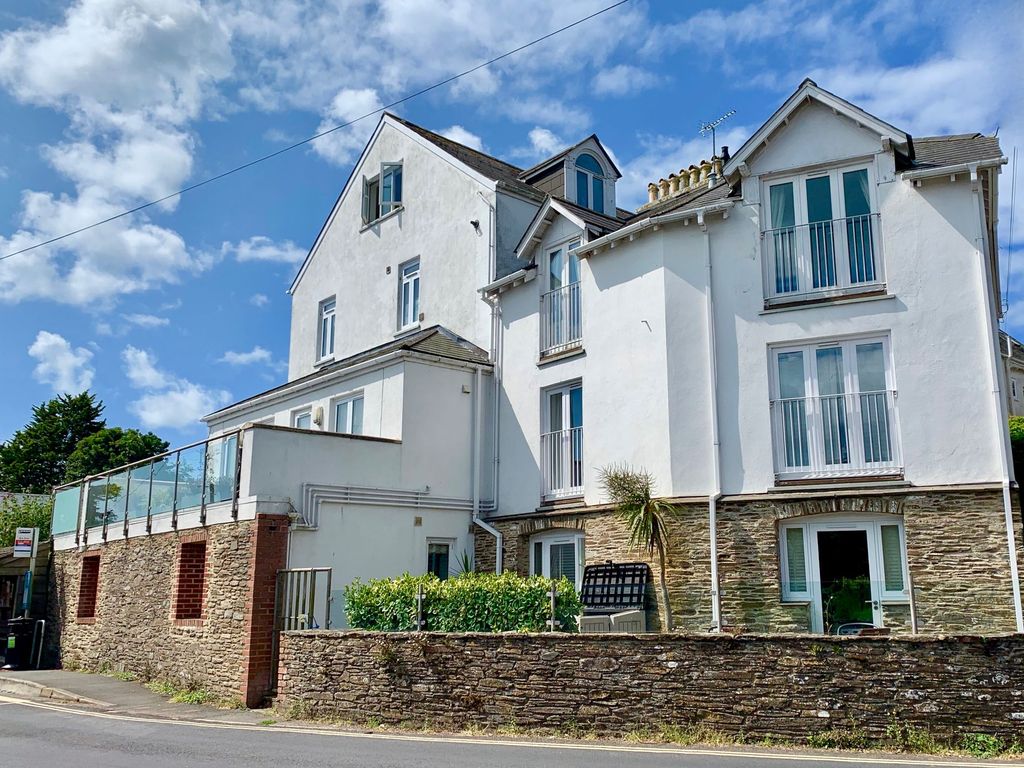 2 bed flat for sale in New Road, Stoke Fleming, Dartmouth TQ6, £245,000
