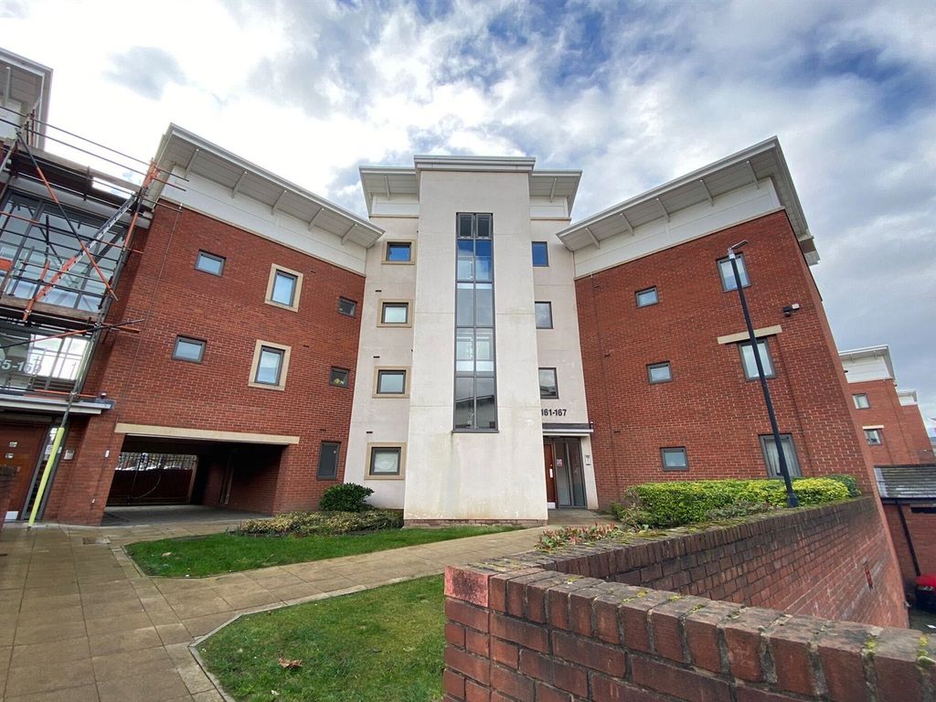 1 bed flat for sale in Albion Street, Wolverhampton WV1, £90,000