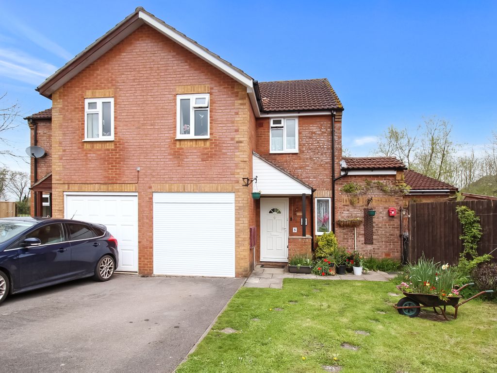 3 bed semi-detached house for sale in Rectory Close, Warminster BA12, £325,000