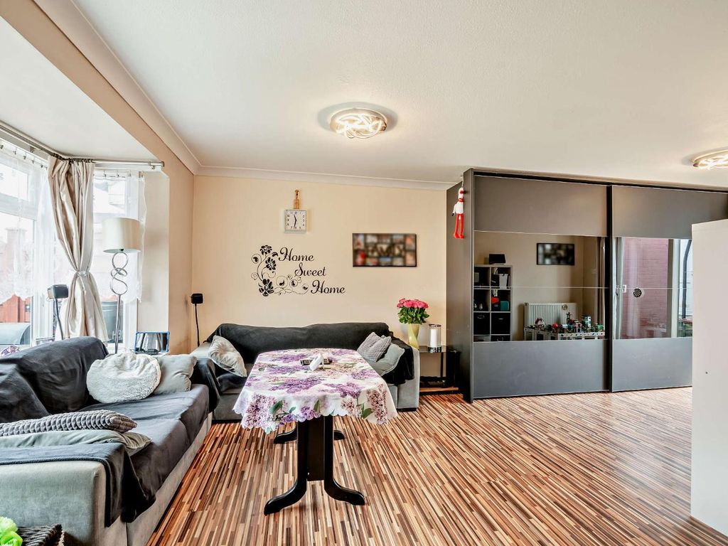 3 bed semi-detached house for sale in Burnside Road, Harrogate HG1, £250,000