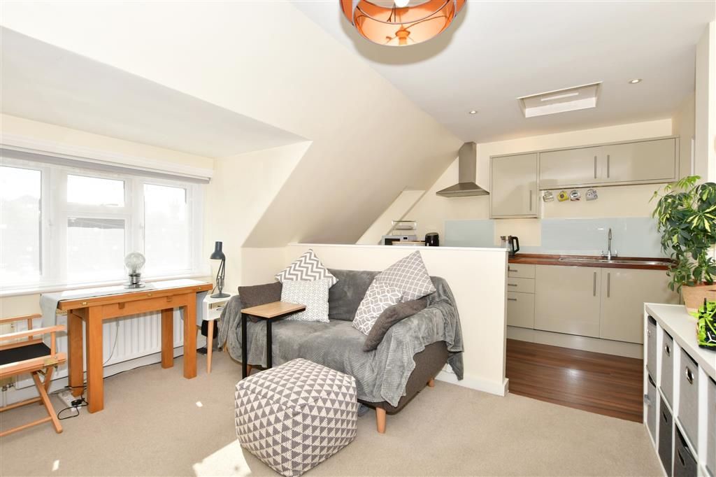 1 bed maisonette for sale in Rowland Road, Cranleigh, Surrey GU6, £200,000