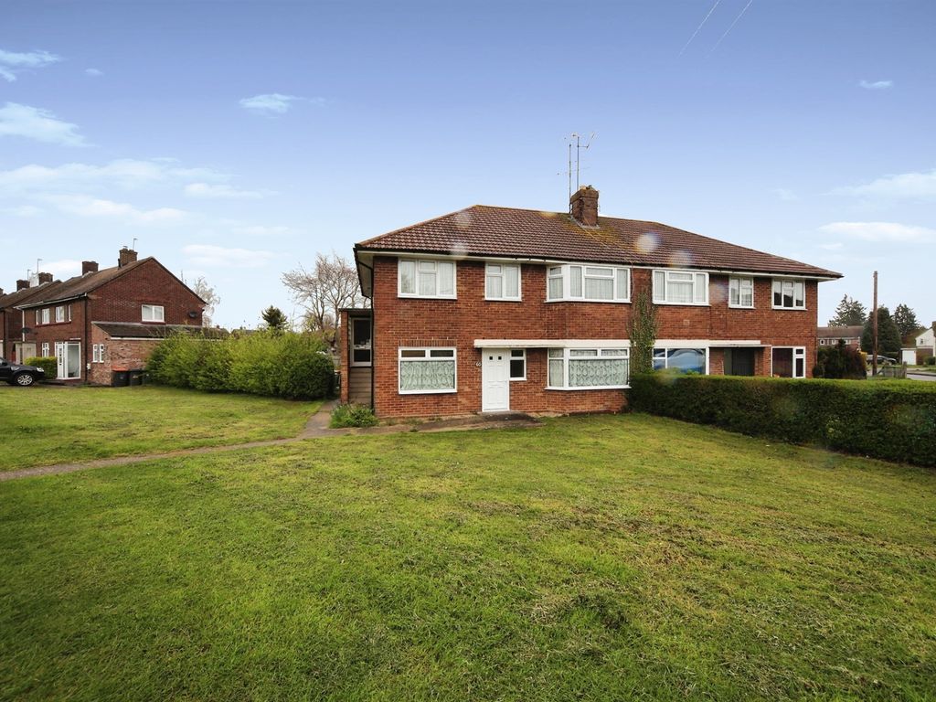 2 bed maisonette for sale in Drovers Way, Dunstable LU6, £200,000