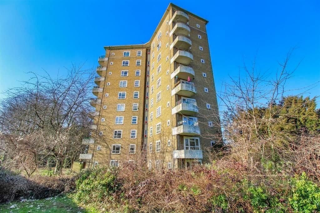 2 bed flat for sale in Stort Tower, Great Plumtree, Harlow CM20, £160,000