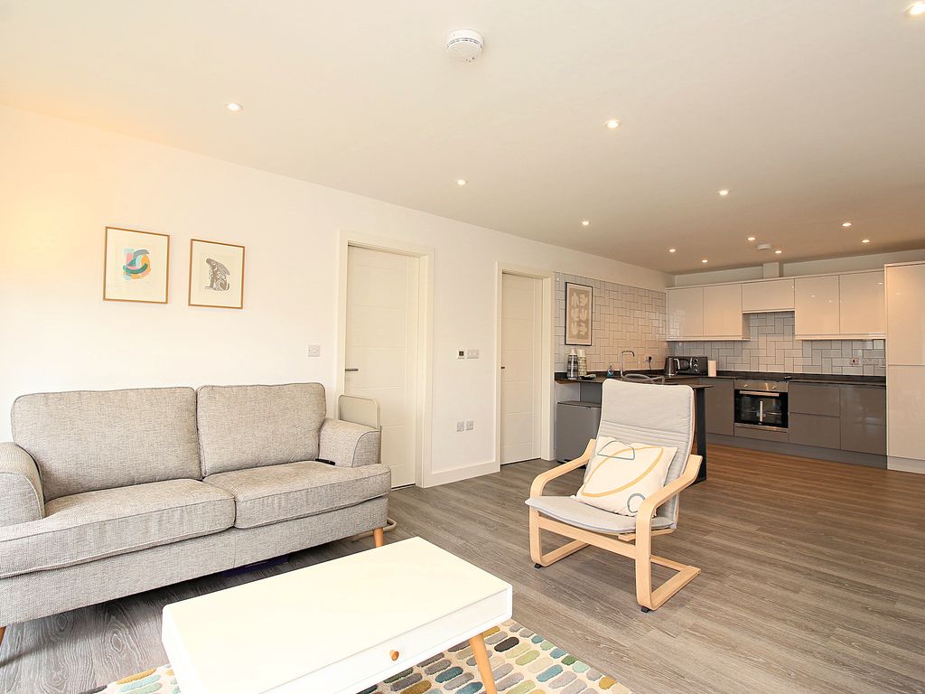 1 bed flat for sale in Barry Close, Kirby Muxloe LE9, £170,000