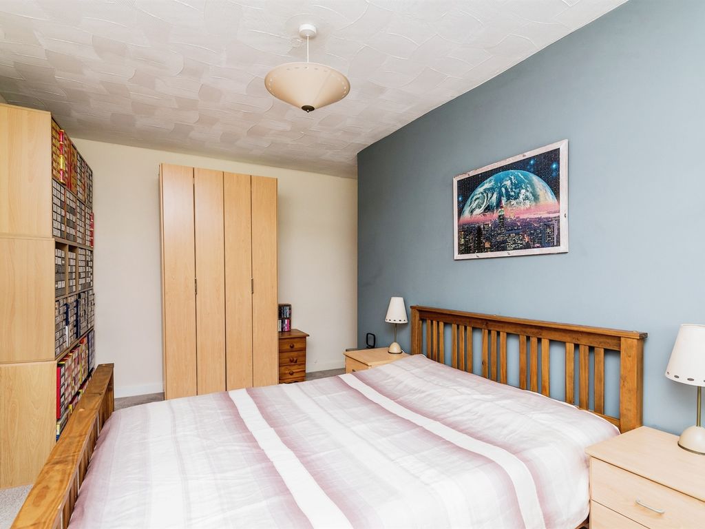 2 bed maisonette for sale in Grayshott Close, Erdington, Birmingham B23, £140,000