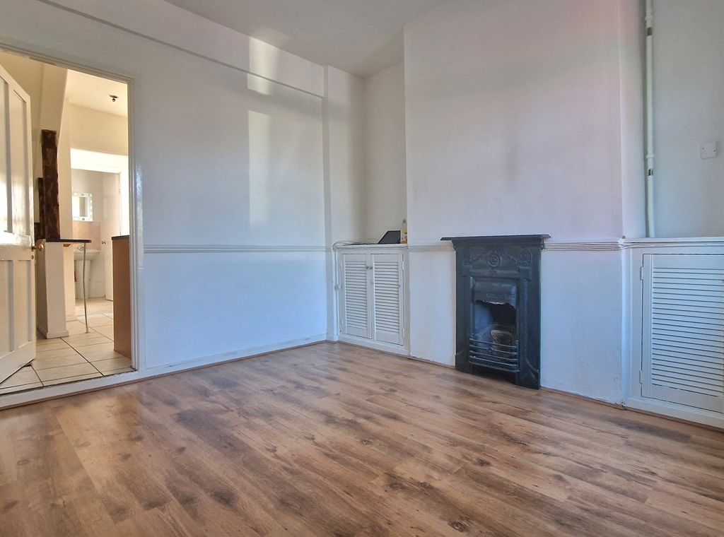 2 bed property for sale in Brazenose Lane, Stamford PE9, £205,000