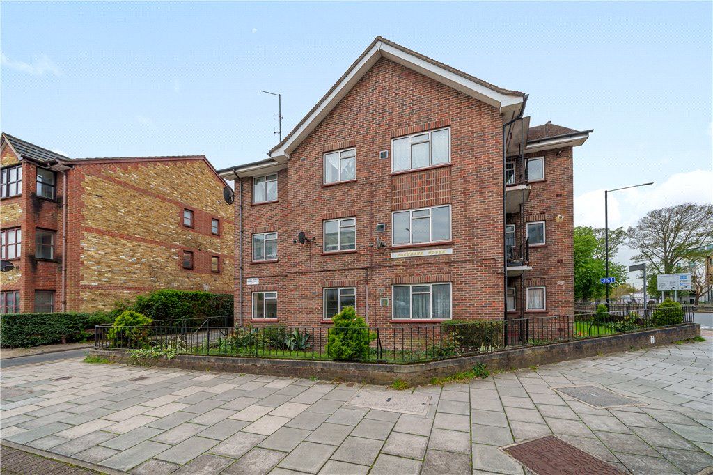 1 bed flat for sale in Cowley Road, Uxbridge, Middlesex UB8, £190,000